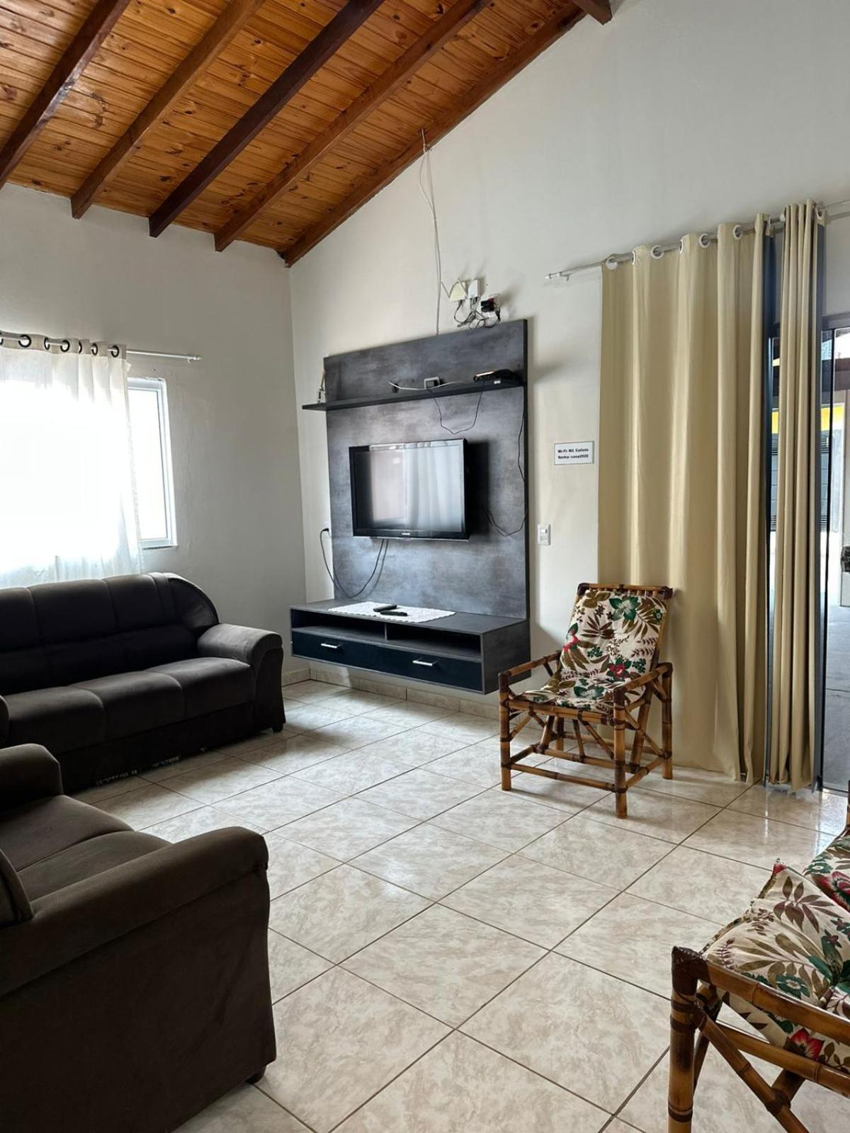 Casa Grande Com Piscina E Churrasqueira Casa de Férias